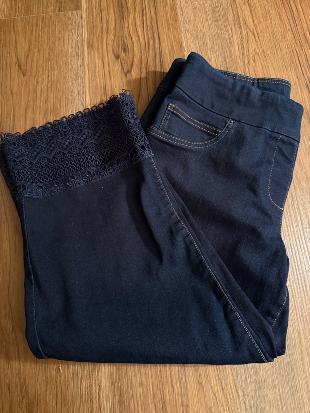 Women's Dark Navy Pull on Capri